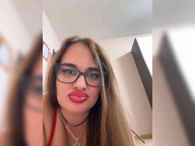 Sweetgirl31111 webcam