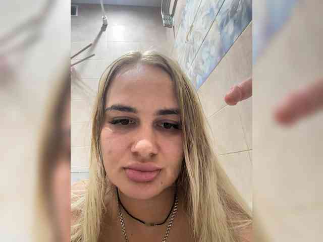 Sweetgirl31111 webcam