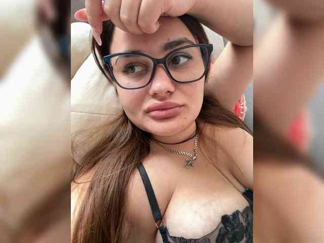 Sweetgirl31111 webcam