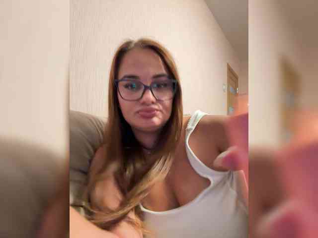 Sweetgirl31111 webcam