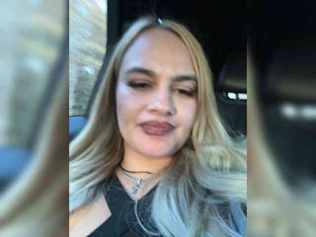 Sweetgirl31111 webcam