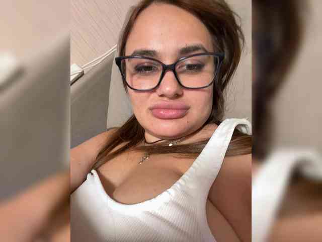 Sweetgirl31111 webcam