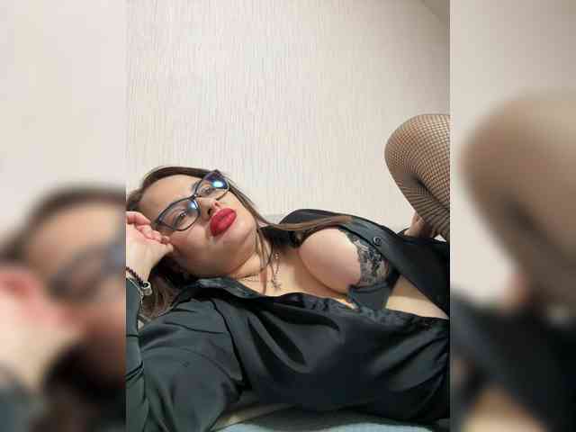 Sweetgirl31111 webcam