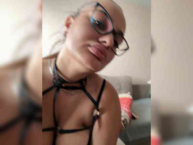 Sweetgirl31111 webcam