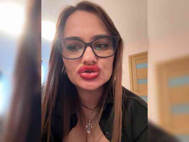 Sweetgirl31111 webcam