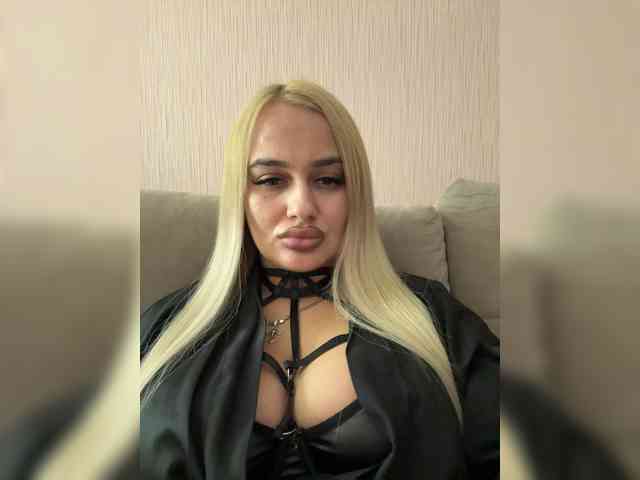 Sweetgirl31111 webcam