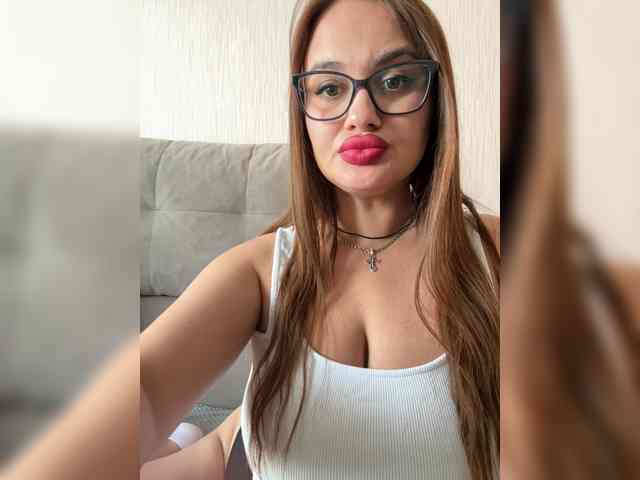 Sweetgirl31111 webcam