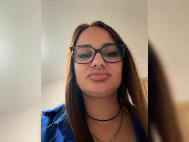 Sweetgirl31111 webcam