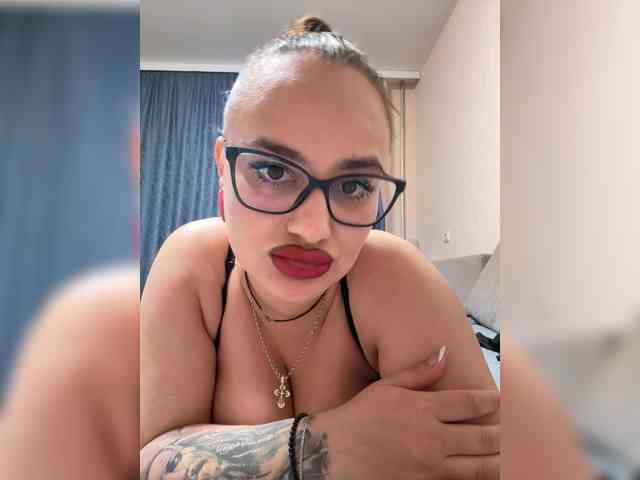 Sweetgirl31111 webcam