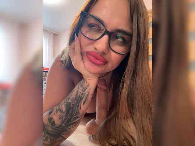 Sweetgirl31111 webcam