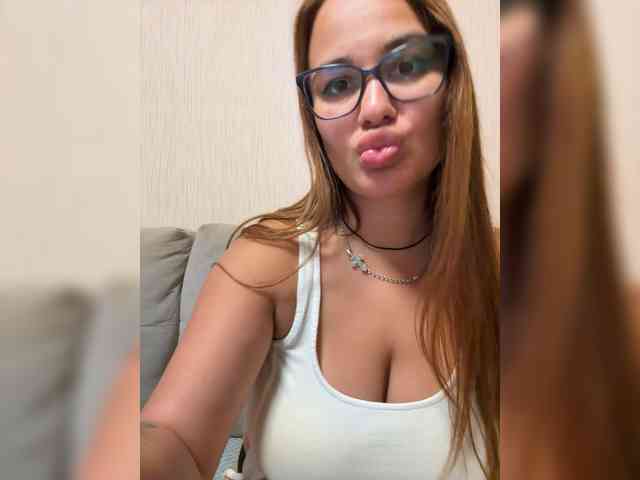 Sweetgirl31111 webcam