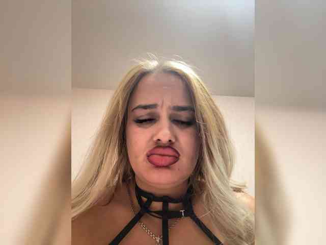 Sweetgirl31111 webcam