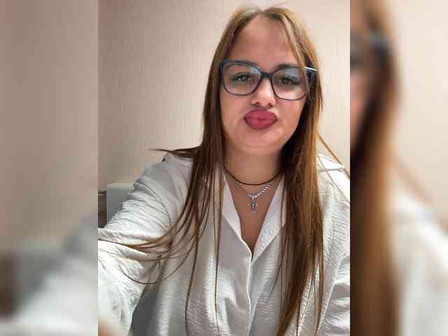 Sweetgirl31111 webcam