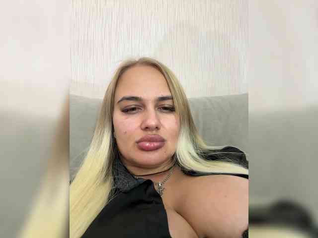 Sweetgirl31111 webcam