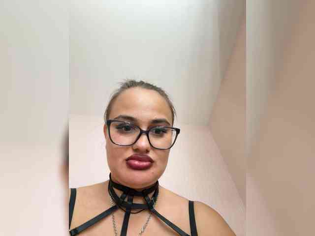Sweetgirl31111 webcam
