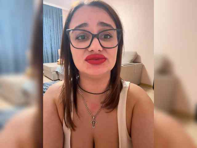 Sweetgirl31111 webcam