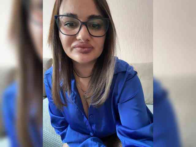 Sweetgirl31111 webcam