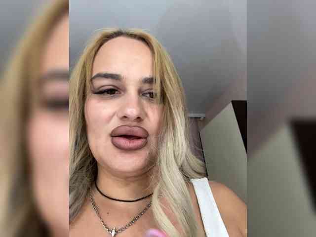 Sweetgirl31111 webcam