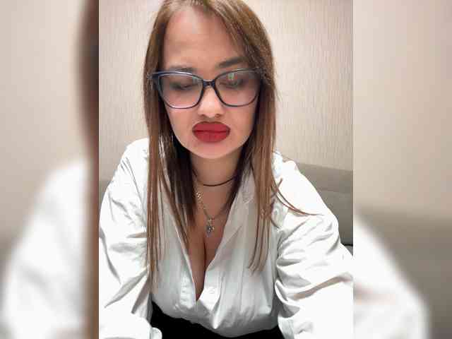 Sweetgirl31111 webcam