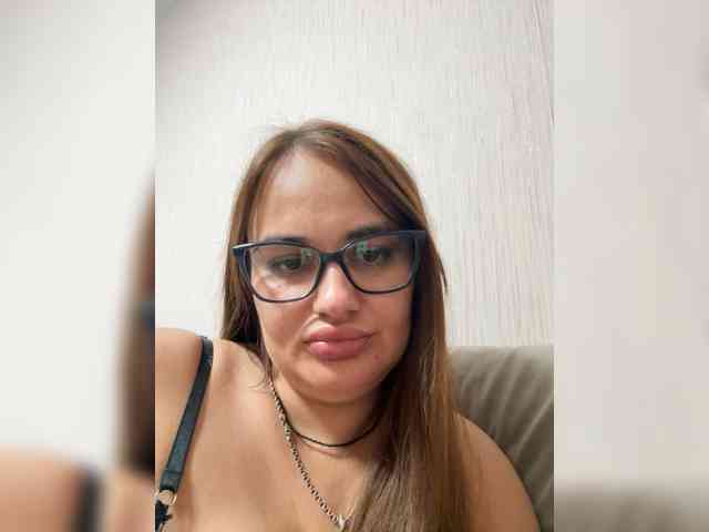 Sweetgirl31111 webcam
