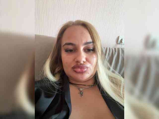 Sweetgirl31111 webcam
