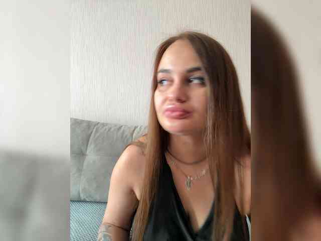 Sweetgirl31111 webcam