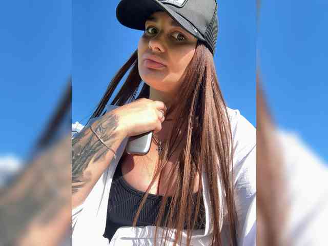 Sweetgirl31111 webcam