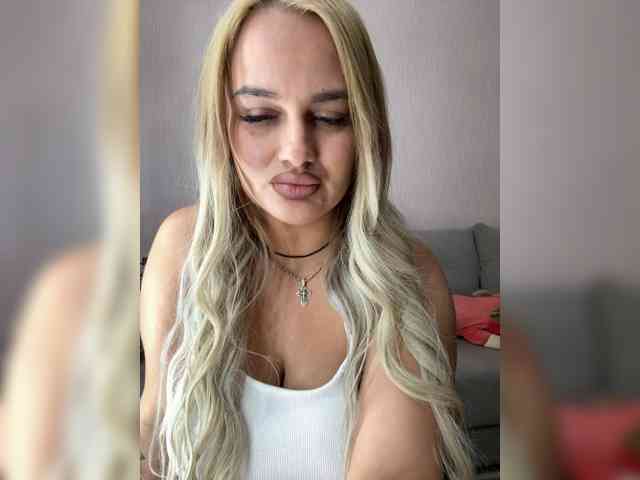 Sweetgirl31111 webcam