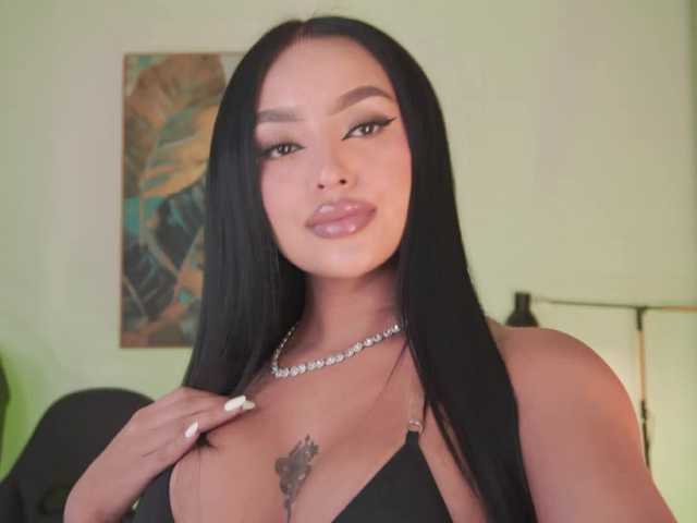 SaraWinstone1 live cam on BongaCams