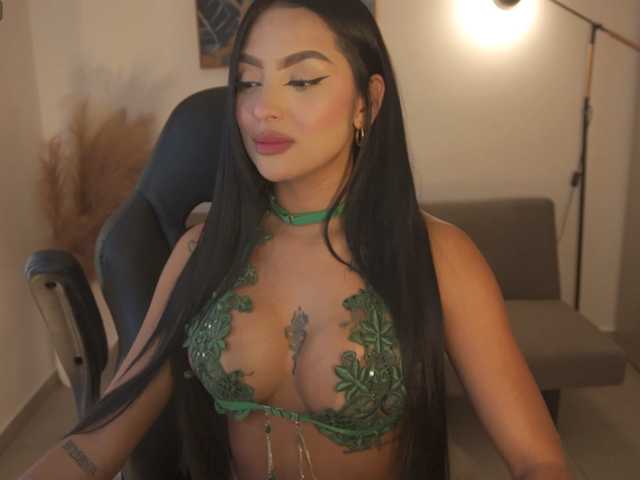 SaraWinstone1 live cam on BongaCams
