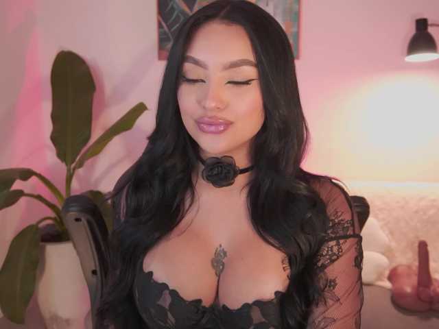 SaraWinstone1 live cam on BongaCams
