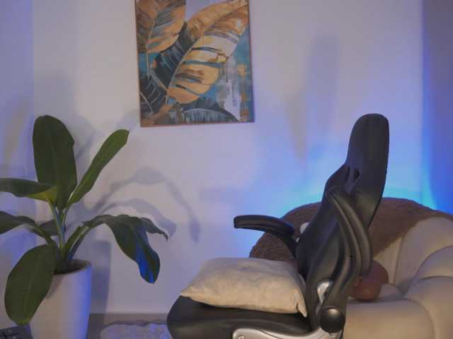 SaraWinstone1 live cam