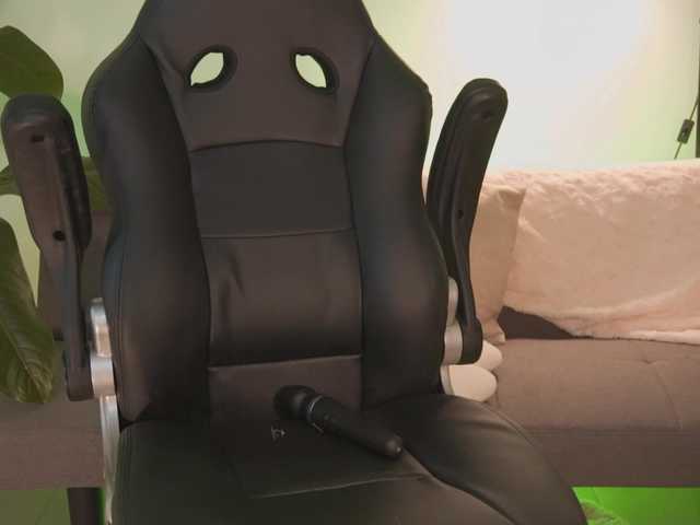 SaraWinstone1 live cam on BongaCams