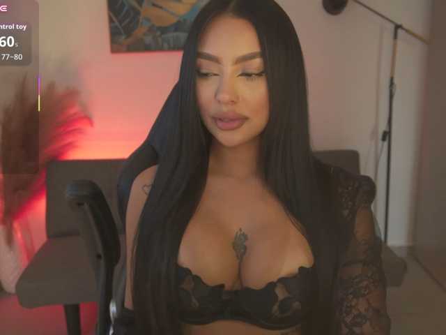 SaraWinstone1 live cam on BongaCams