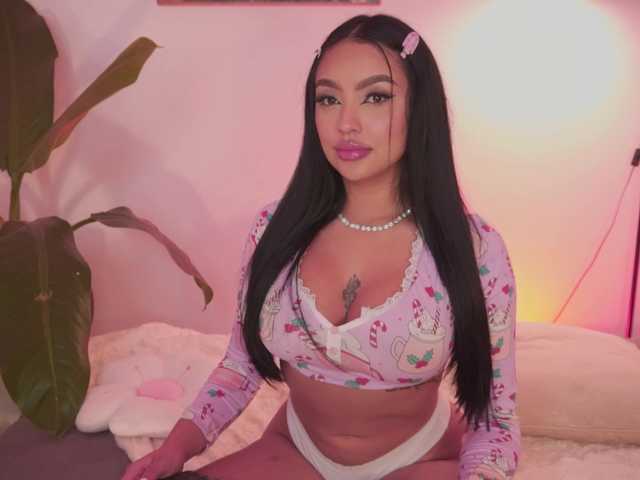 SaraWinstone1 live cam on BongaCams