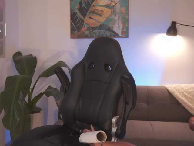 SaraWinstone1 live cam on BongaCams