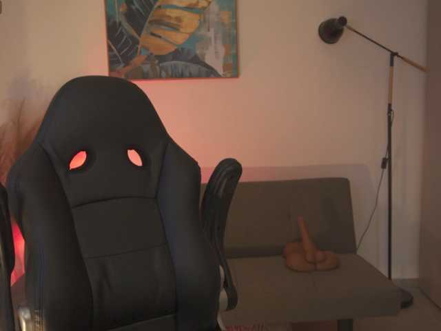 SaraWinstone1 live cam on BongaCams