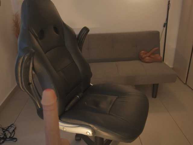 SaraWinstone1 live cam on BongaCams