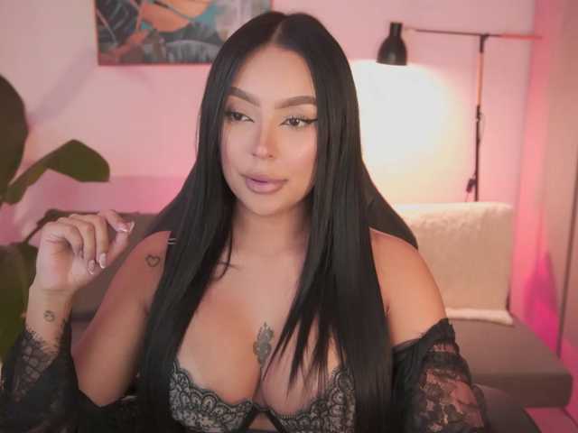 SaraWinstone1 live cam on BongaCams