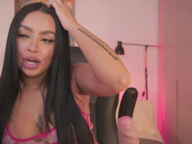 SaraWinstone1 live cam on BongaCams