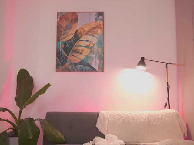 SaraWinstone1 live cam on BongaCams