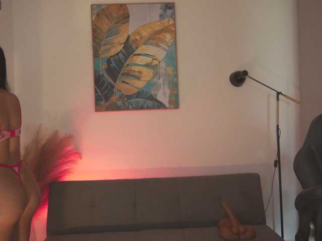 SaraWinstone1 live cam on BongaCams