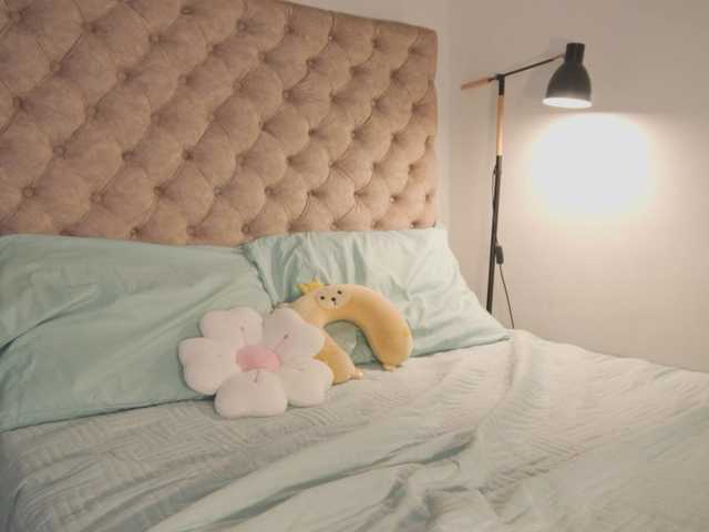 SaraWinstone1 live cam