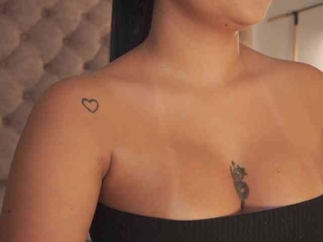 SaraWinstone1 webcam