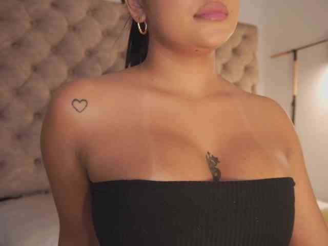 SaraWinstone1 webcam