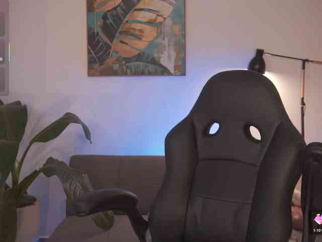 SaraWinstone1 Live Webcam on BongaCams