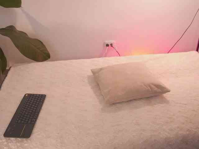 SaraWinstone1 webcam