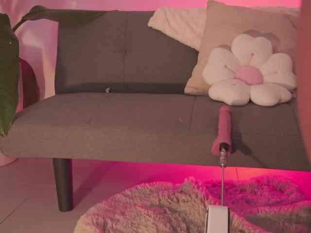SaraWinstone1 webcam