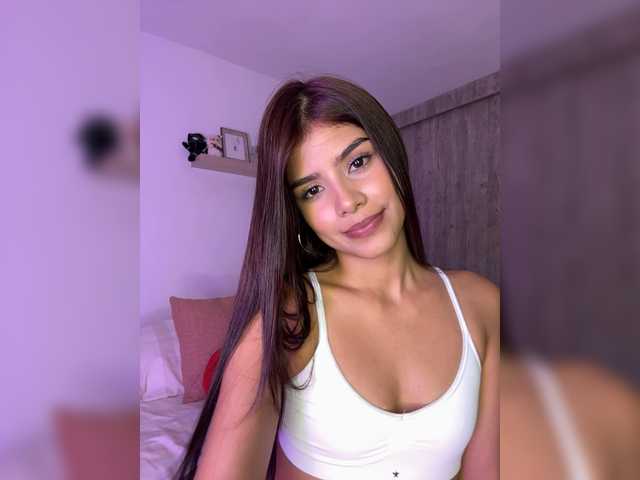 IsaBella-1 live cam preview