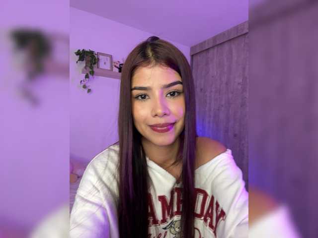 IsaBella-1 live cam on BongaCams